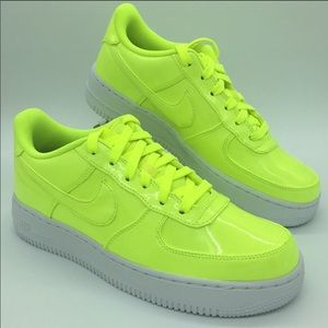 NIKE AIR FORCE 1 LV8 UV (GS) volt/volt-white